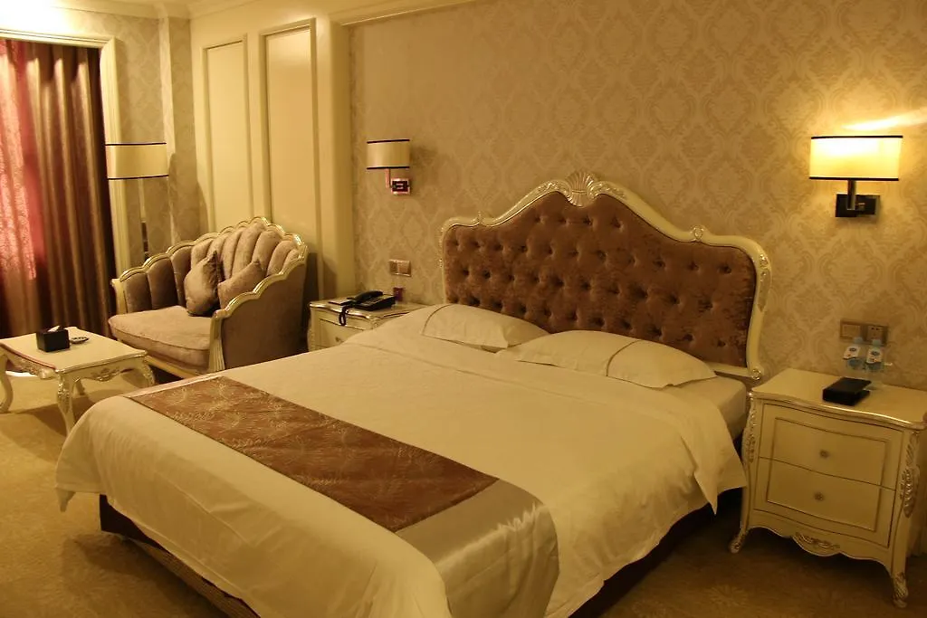 Zhuhai Rongfeng Hotel 4*,